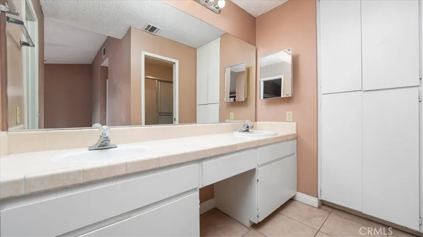 674 S Calle Petunia, Palm Springs, California 92262