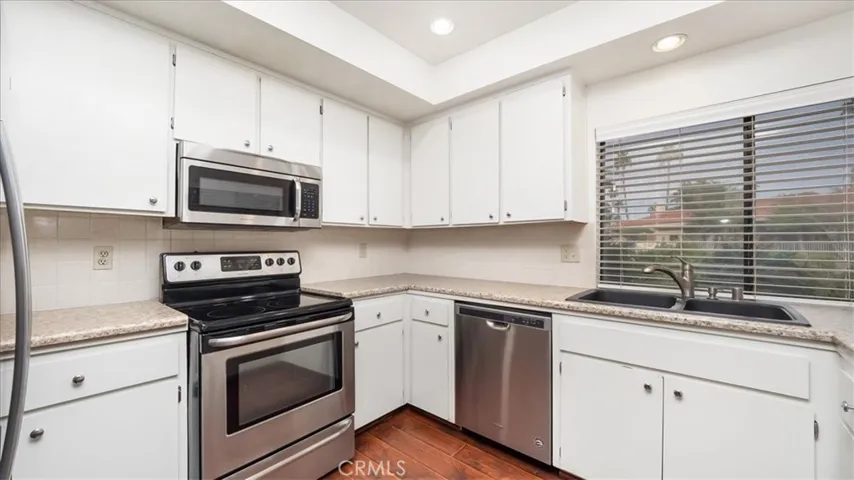 674 S Calle Petunia, Palm Springs, California 92262
