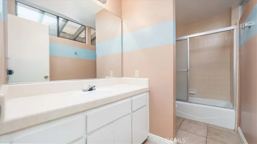 674 S Calle Petunia, Palm Springs, California 92262
