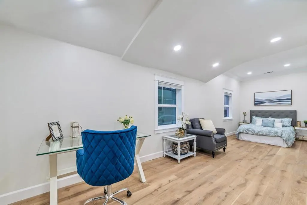 54 W Reed Street, San Jose, California 95110 home-pic-35