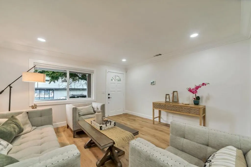 54 W Reed Street, San Jose, California 95110 home-pic-3