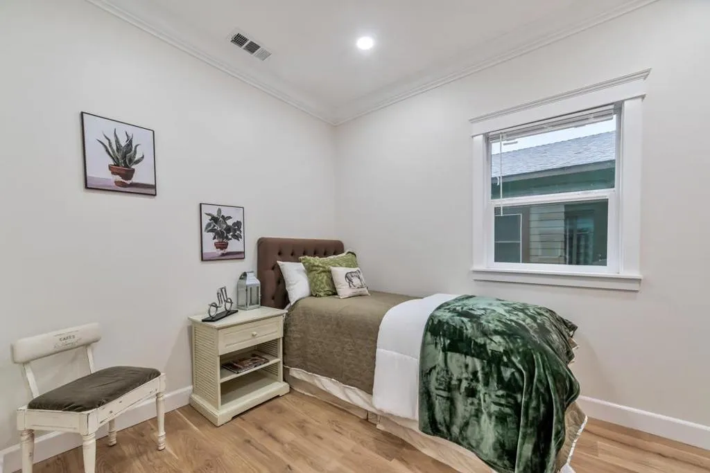 54 W Reed Street, San Jose, California 95110 home-pic-26