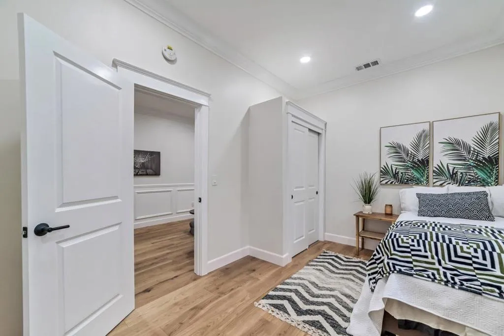 54 W Reed Street, San Jose, California 95110 home-pic-25
