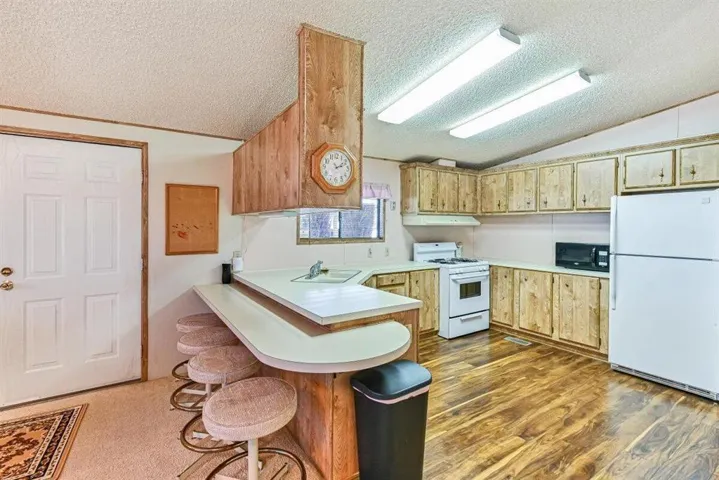 12-15300 Palm Dr-12