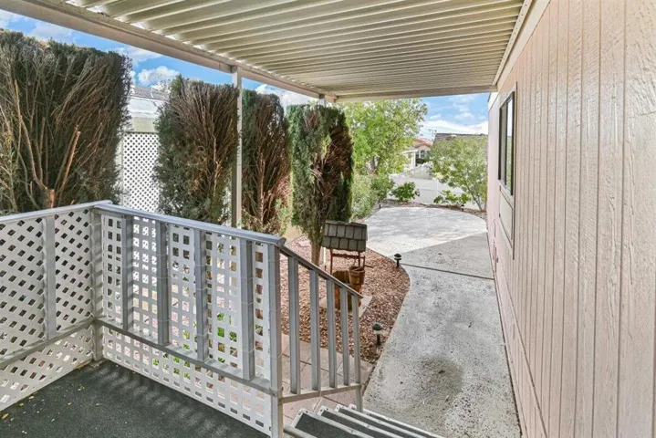 04-15300 Palm Dr-4