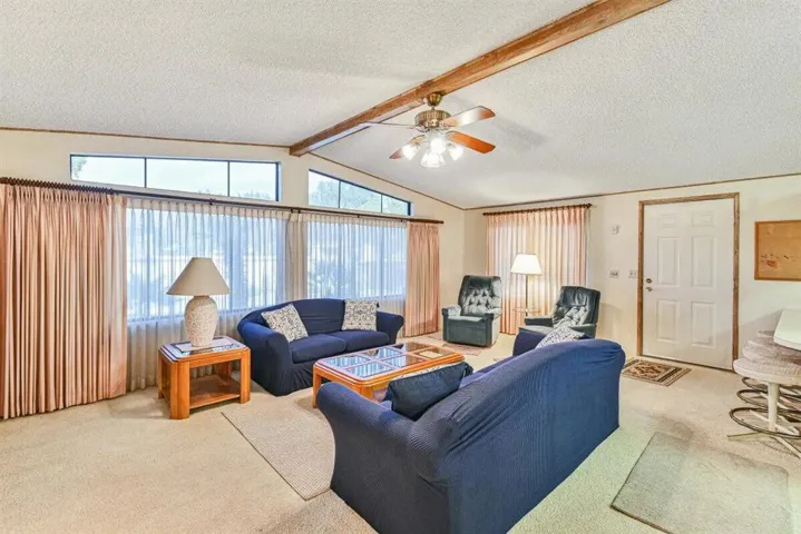 09-15300 Palm Dr-9