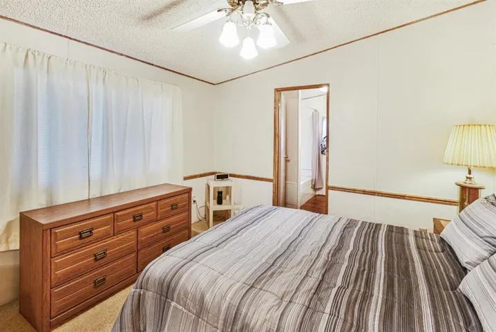 18-15300 Palm Dr-18