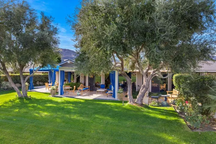 Spacious and shaded outdoor space