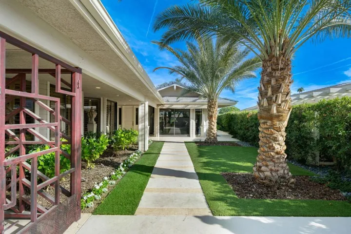 Front, private courtyard