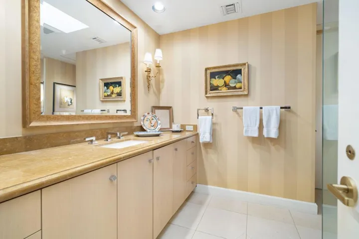 Powder/Guest bedroom ensuite