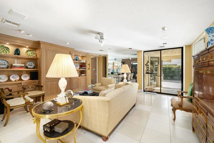 TV living room with wet bar