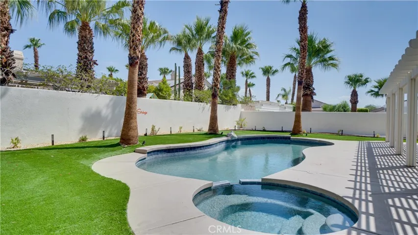 1102 E Via San Michael Road, Palm Springs, California 92262