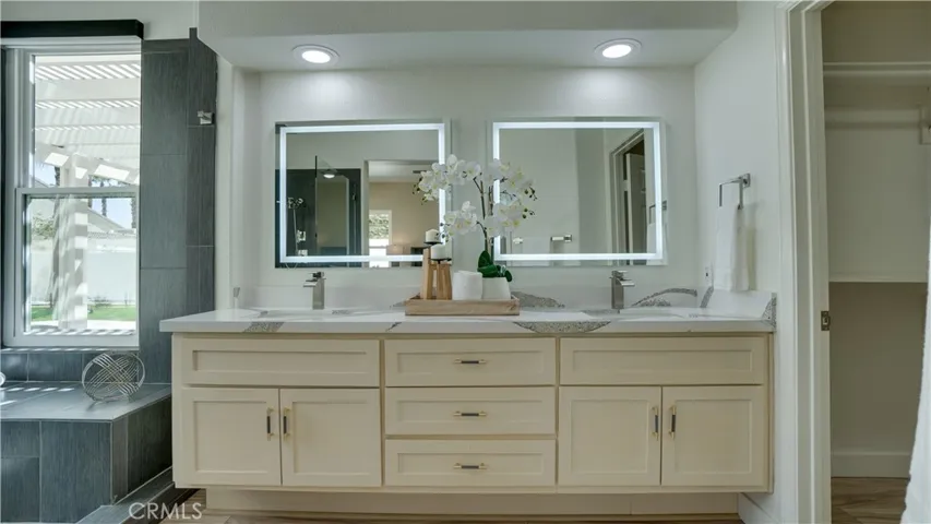 1102 E Via San Michael Road, Palm Springs, California 92262