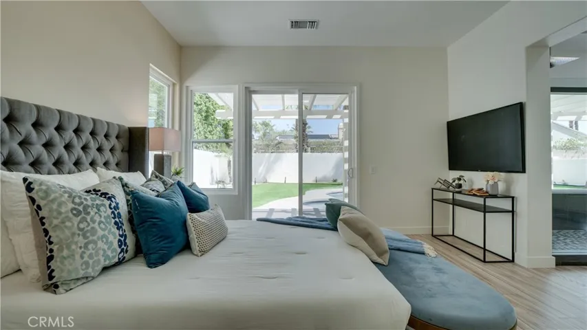 1102 E Via San Michael Road, Palm Springs, California 92262