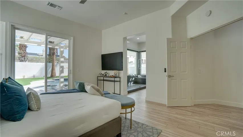 1102 E Via San Michael Road, Palm Springs, California 92262