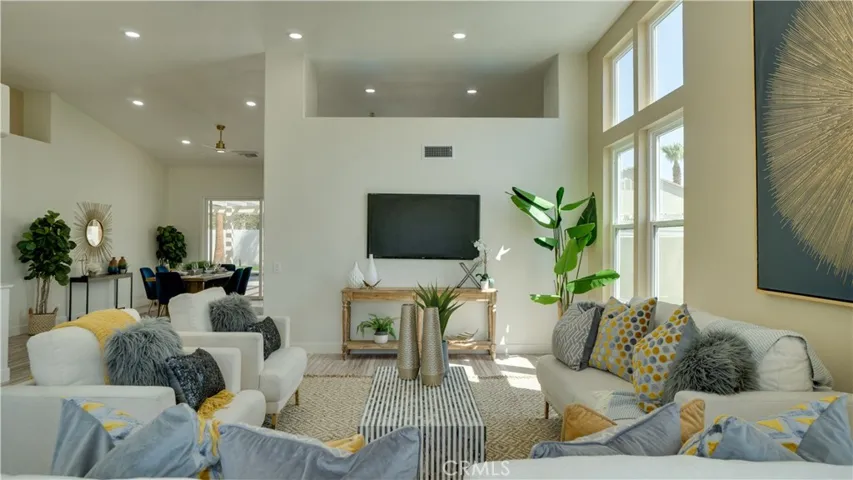 1102 E Via San Michael Road, Palm Springs, California 92262