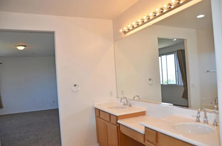 4728 Sandalwood Way, Oceanside, California 92057