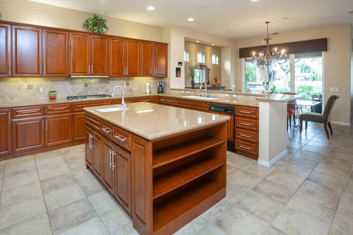 81270GolfViewDr_MLS-12