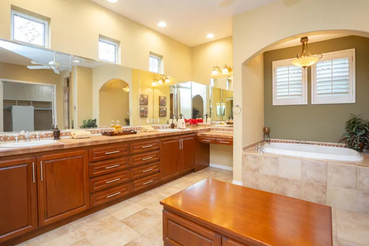 81270GolfViewDr_MLS-20