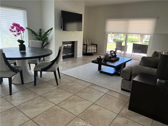 678 Vista Lago Circle N, Palm Desert, California 92211