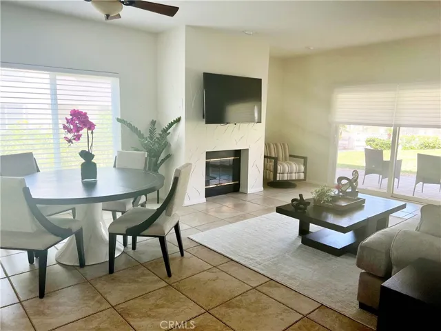 678 Vista Lago Circle N, Palm Desert, California 92211