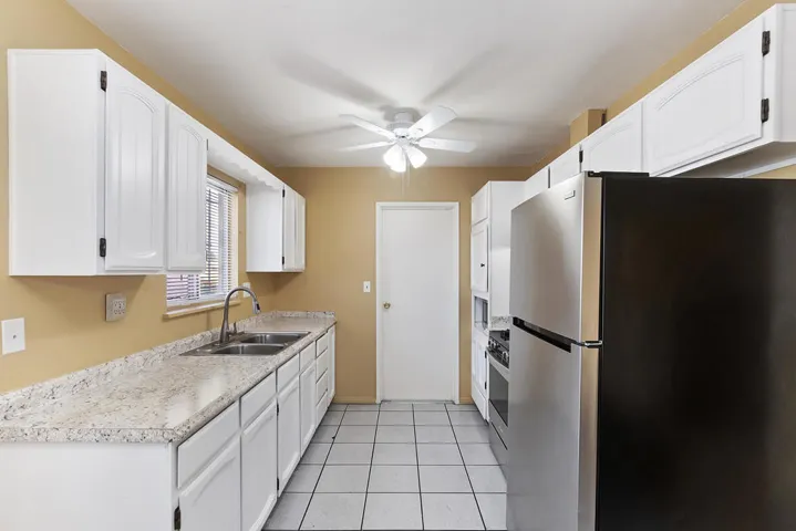 013_Kitchen