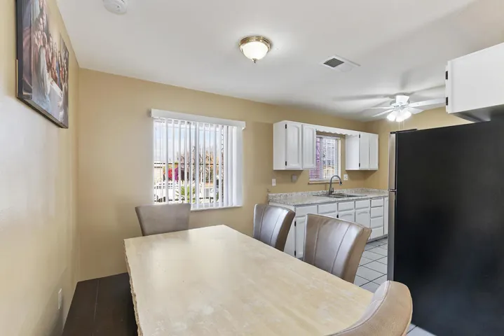 009_Dining Area