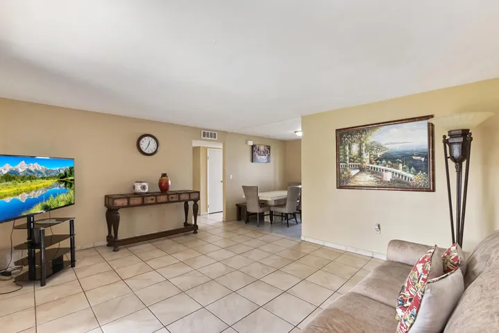 008_Living Room
