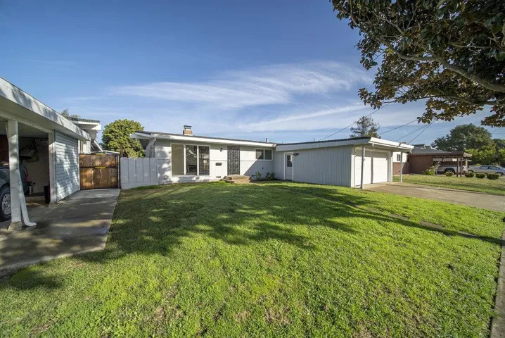 640 Walnut Lane, Hollister, California 95023