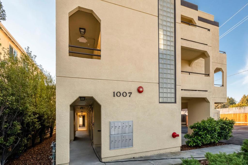 1007 Hemlock Avenue, California home-pic-1