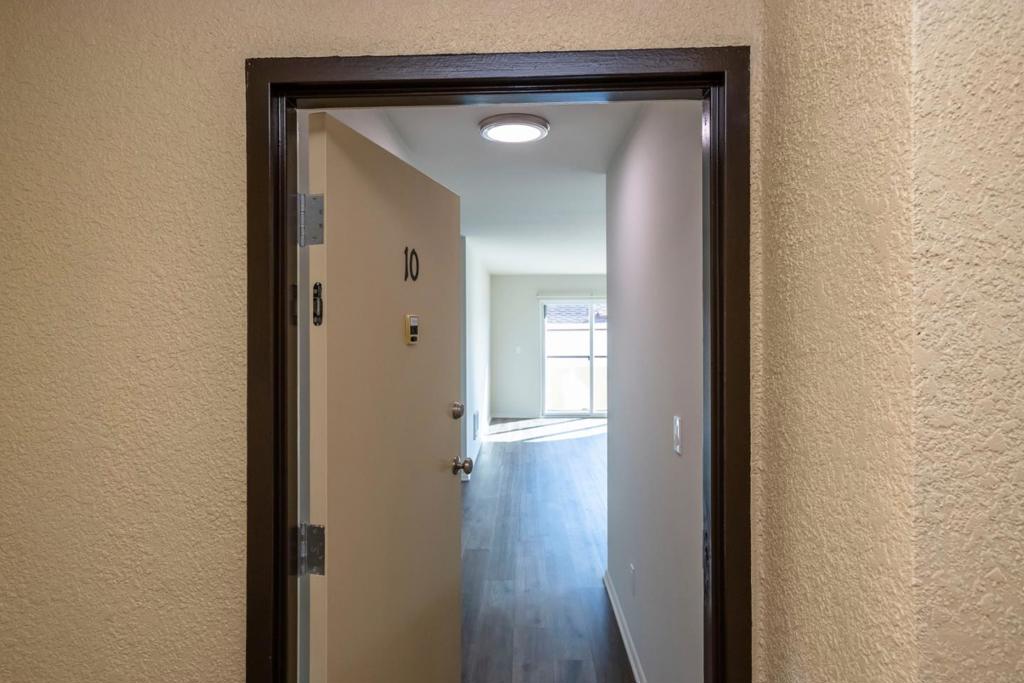 1007 Hemlock Avenue, California home-pic-3