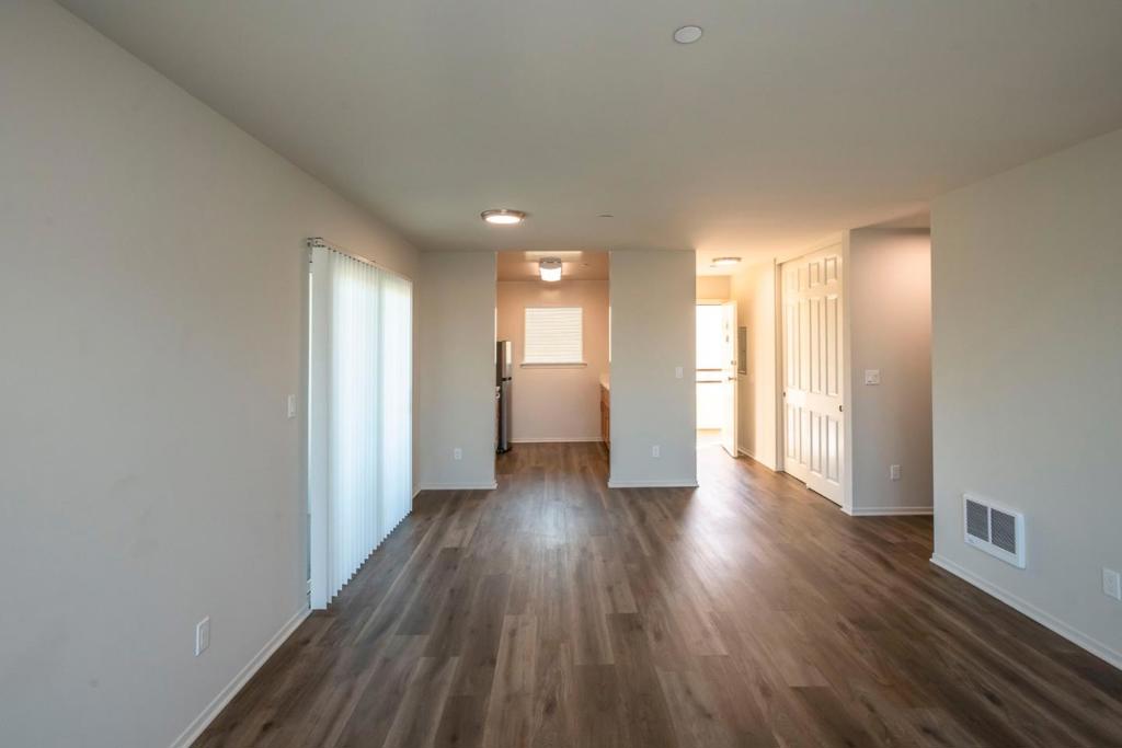 1007 Hemlock Avenue, California home-pic-5