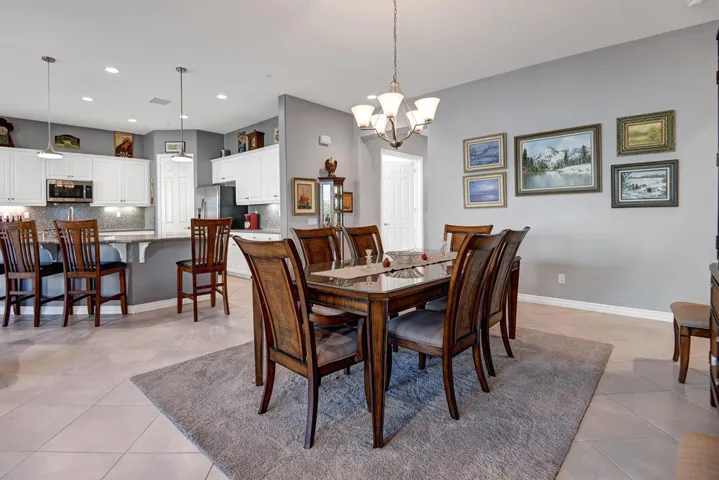 DINING TABLLE REVERSE.jpg mls