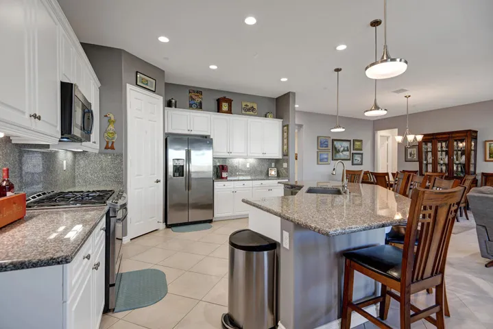 KITCHEN REVERSE.jpg mls