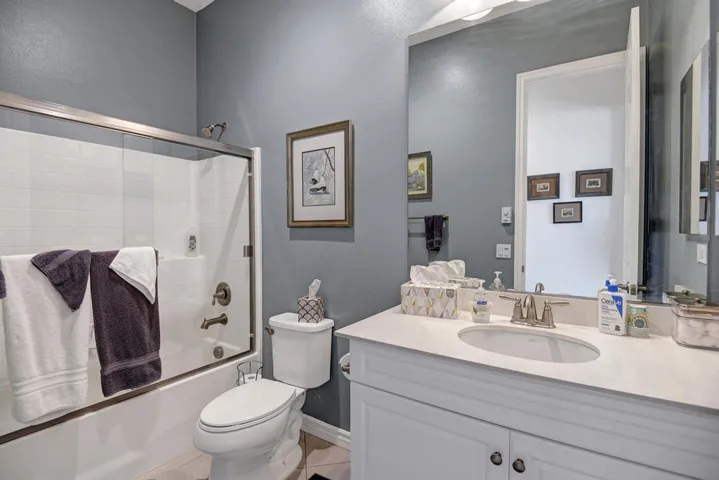 GUEST BATHROOM.jpg mls