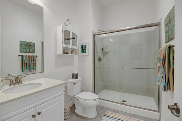 GUEST BATHROOM 2.jpg mls