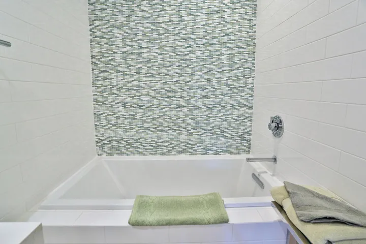 Glass tile wall