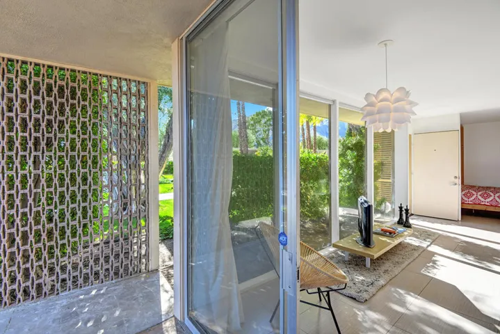 INDOOR OUTDOOR.jpg mls