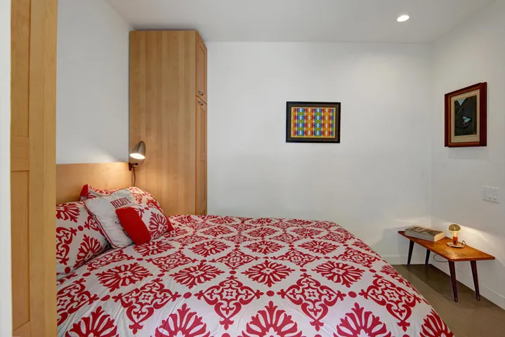 BEDROOM.jpg mls