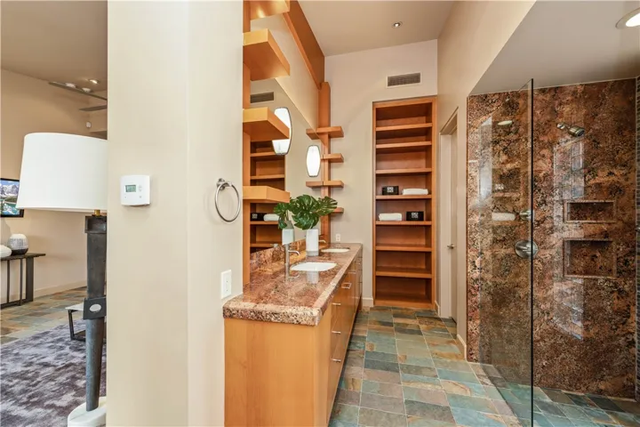 Casita Bathroom