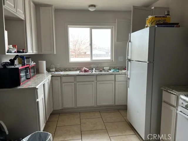 16541 E Street, Victorville, California 92395
