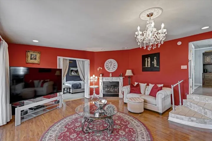 15-51555 Monroe Street 25-15