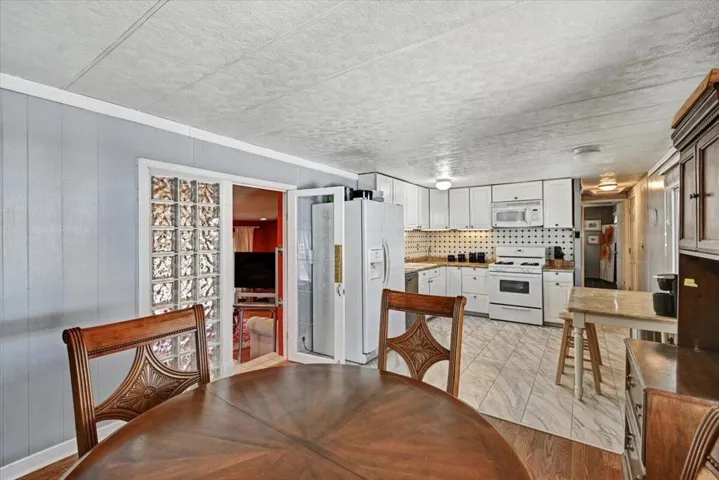 06-51555 Monroe Street 25-6