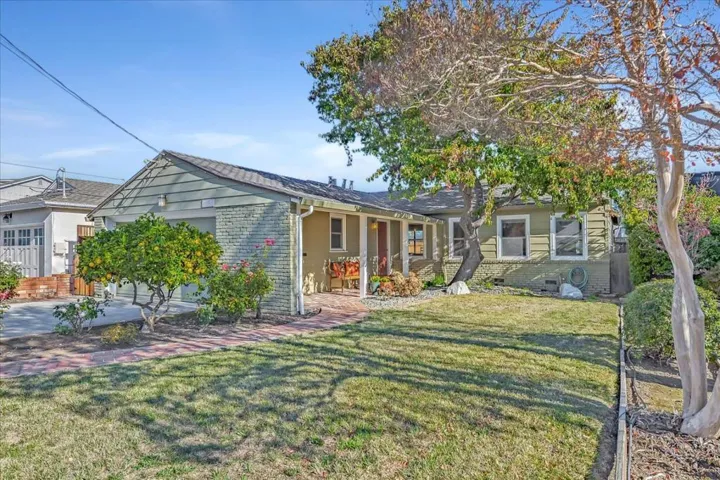 549 Emerald Avenue, San Carlos, California 94070