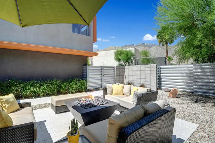 ENTRY COURTYARD TO MOUNTAINS MLS