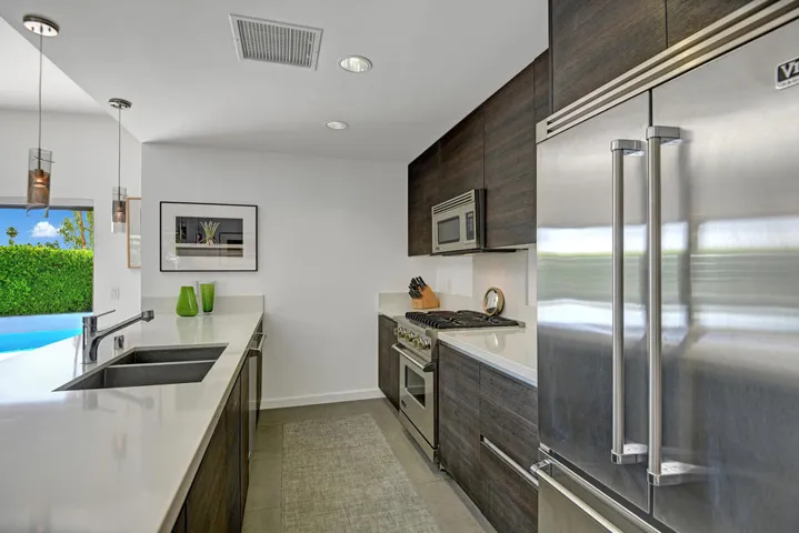 KITCHEN ANGLED MLS