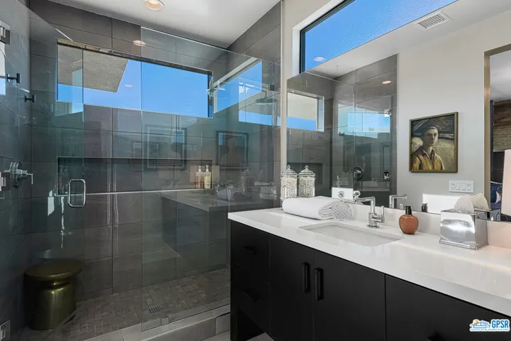 Guest Bedroom Bathroom