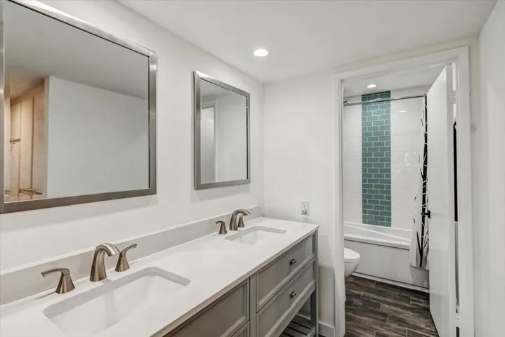25-2180 South Palm Canyon Drive Unit 33-