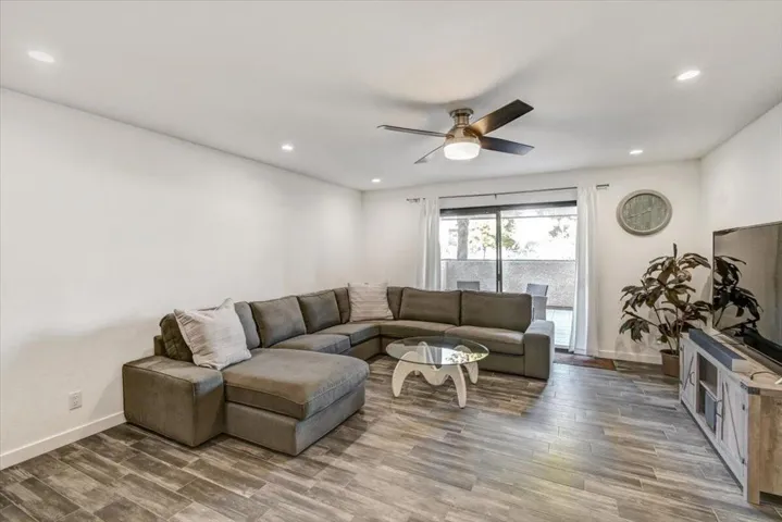 03-2180 South Palm Canyon Drive Unit 33-