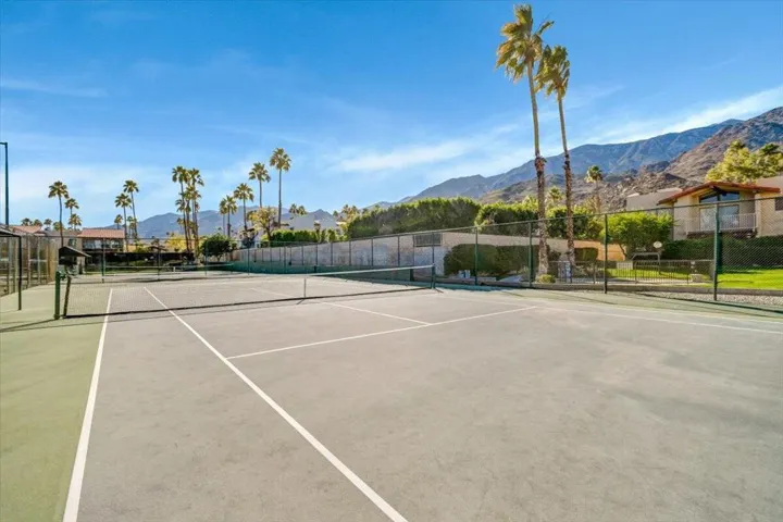 34-2180 South Palm Canyon Drive Unit 33-